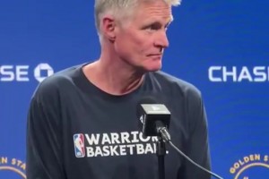 确认复出！科尔：今天安排了库里上场，除非他赛前发生什么意外，走路绊倒之类